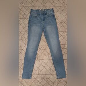 Hollister curvy high-rise super skinny jeans size 0 short